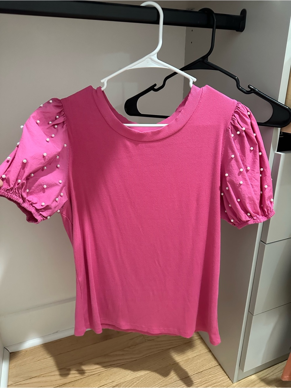 Boutique Style Hot Pink Pearl-Studded Puff Sleeve Tee